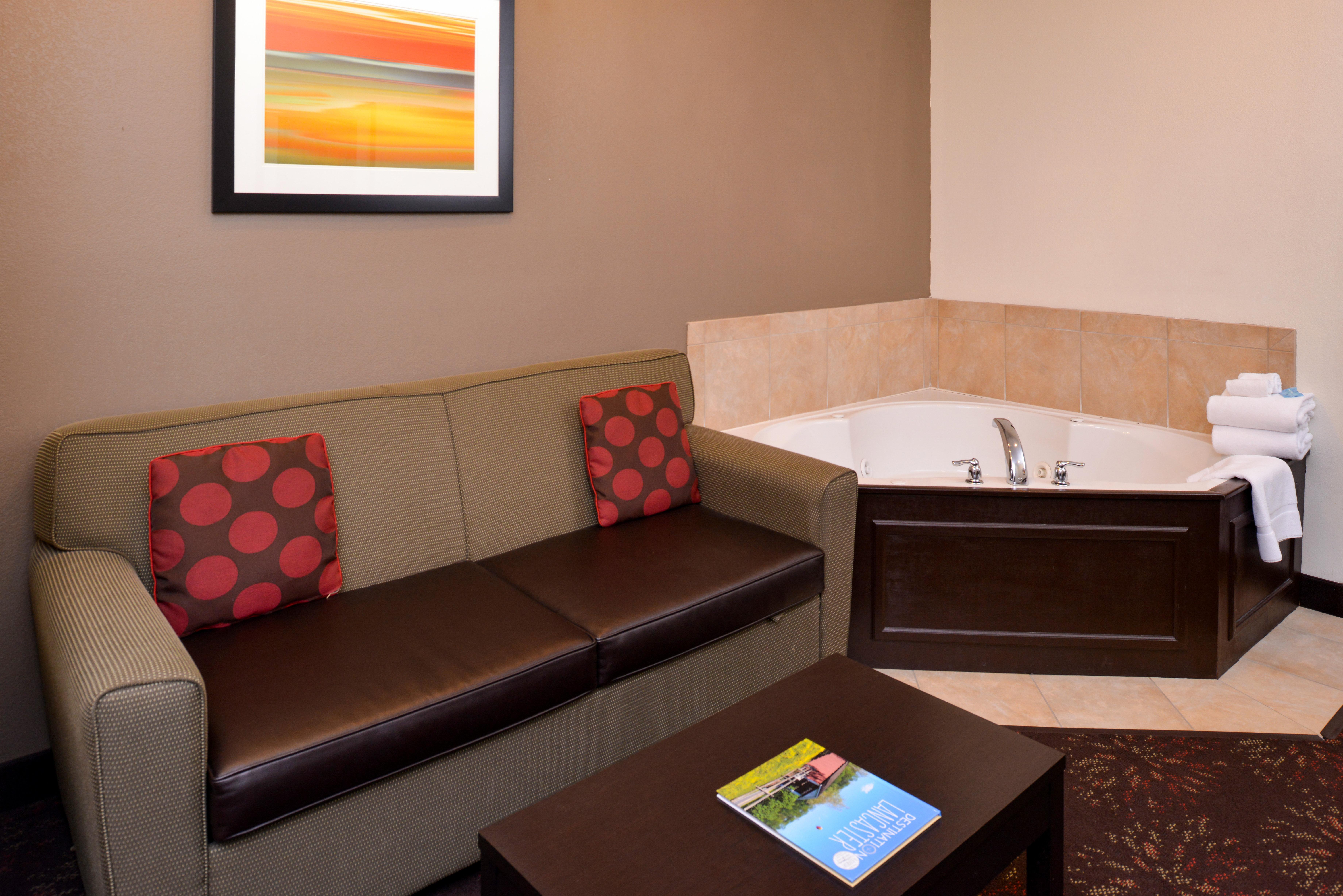 Holiday Inn Express Hotel & Suites Lancaster-Lititz By Ihg Exterior photo