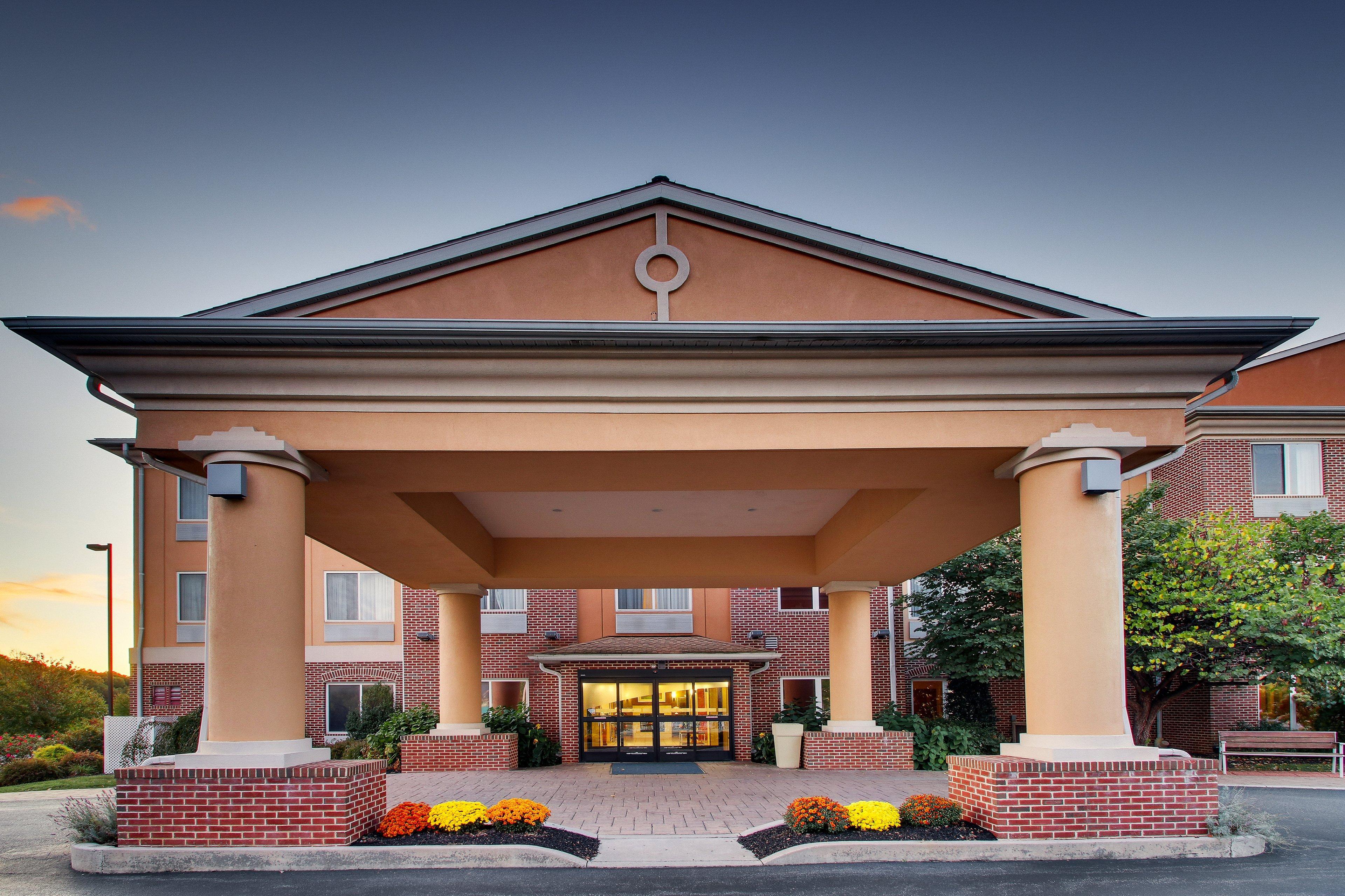 Holiday Inn Express Hotel & Suites Lancaster-Lititz By Ihg Exterior photo